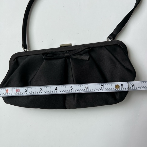 Classic Black Women's Shoulder Bag with Bow Accent - Picture 5 of 6
